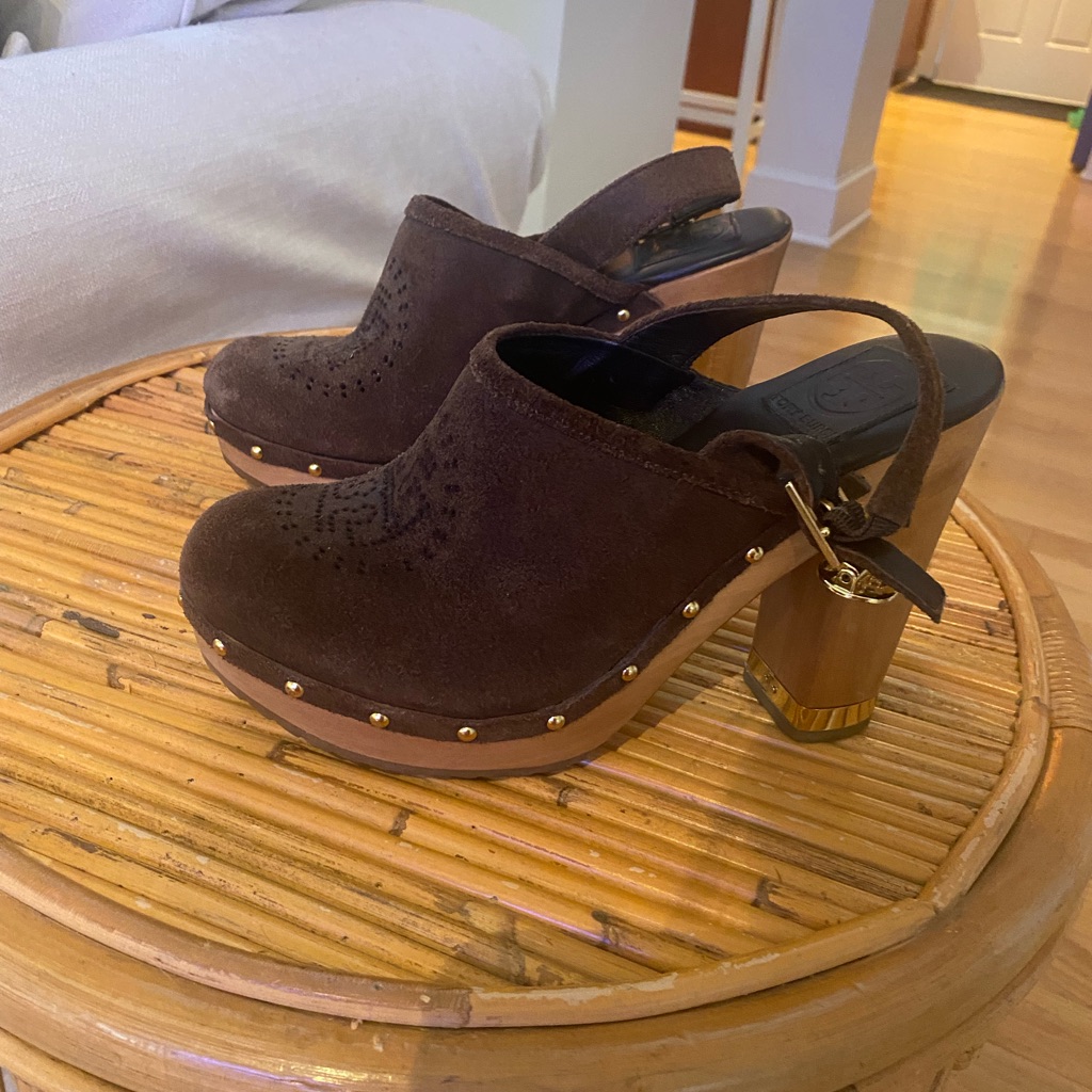 Tory Burch Brayden Slingback Clogs Sz 8m.Brown Suede.Wood Heels And Sole W/Gold
